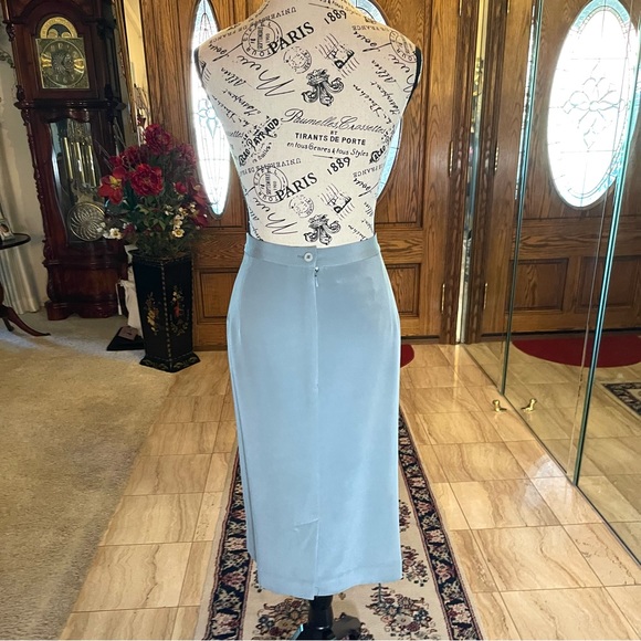 CLASSIQUES ENTIER Beautiful Sage Green Oversized Blazer with Matching Skirt - Picture 8 of 11